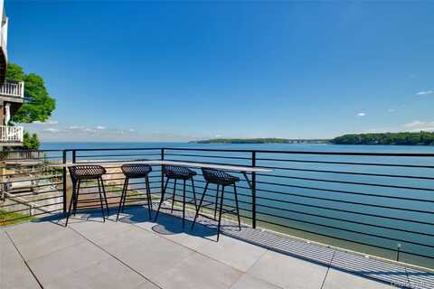 75 W Shore Road, Port Washington, NY 11050