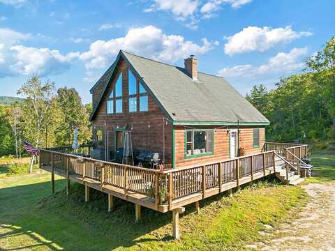 32 Burbank Road, Peru, ME 04290