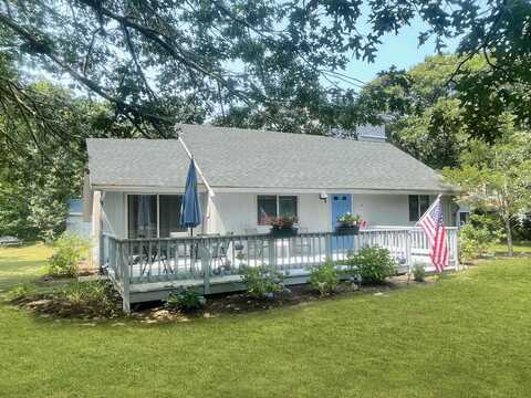 8 Court Street, Edgartown, MA 02539