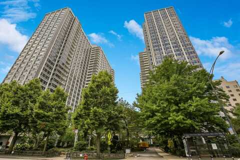 4250 N Marine Drive, Chicago, IL 60613