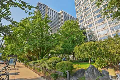4250 N Marine Drive, Chicago, IL 60613
