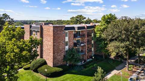 4900 Forest Avenue, Downers Grove, IL 60515