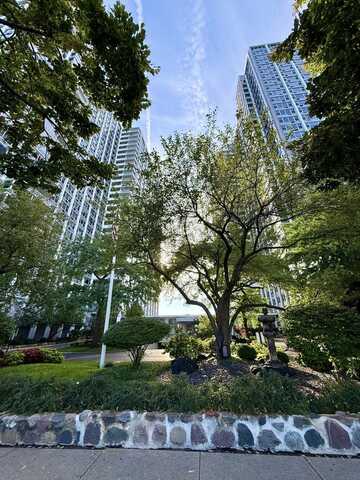 4250 N Marine Drive, Chicago, IL 60613