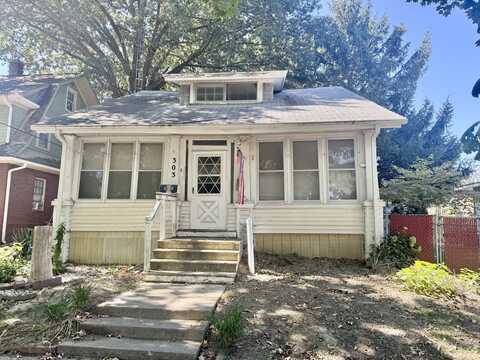 303 S Elm Street, Clinton, IL 61727