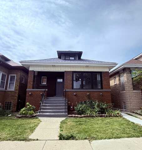 2922 N Kilpatrick Avenue, Chicago, IL 60641