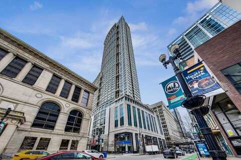 130 N Garland Court, Chicago, IL 60602