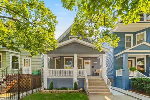 3311 W Belle Plaine Avenue, Chicago, IL 60618