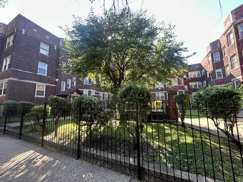 6634 S Greenwood Avenue, Chicago, IL 60637