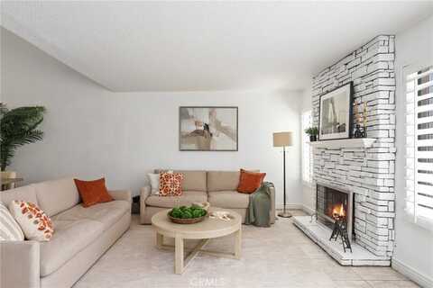 26 Helena, Irvine, CA 92604