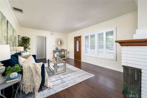 323 W Bennett Avenue, Glendora, CA 91741