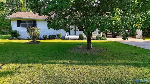 4 Carriage Road, Anniston, AL 36206
