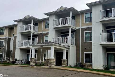 809 7Th Avenue N, Clear Lake, IA 50428