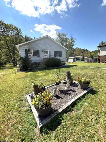 487 Oak Street, Kingwood, WV 26537