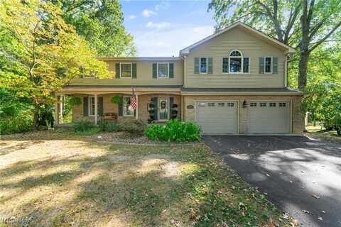 6976 White Oak Drive, Hubbard, OH 44425