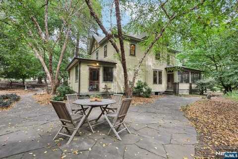 442 Summit Street, Ridgewood, NJ 07450
