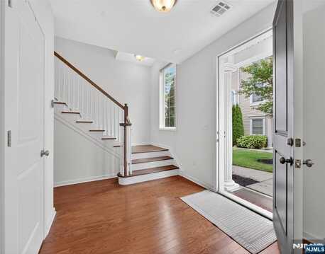 27 Roosevelt Drive, Wood Ridge, NJ 07075
