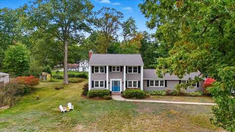 9 Forest Road, Essex, VT 05452