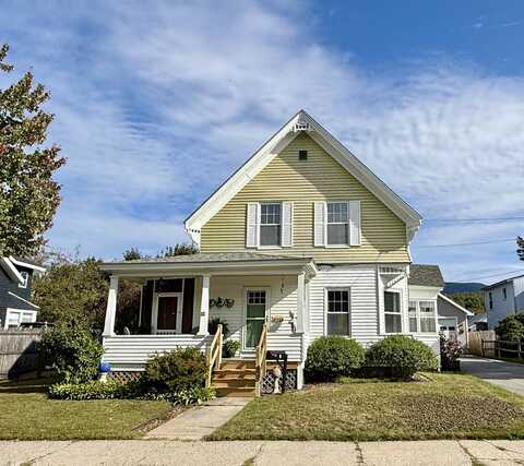 15 Rich Street, Northumberland, NH 03582