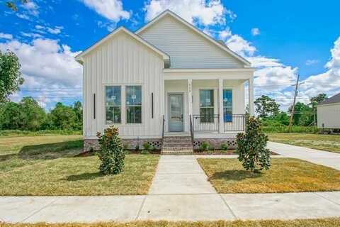 633 COUGAR Drive, Arabi, LA 70032