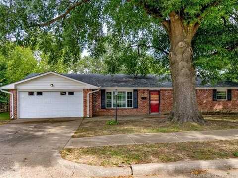 1250 Macklyn Lane, Bartlesville, OK 74006