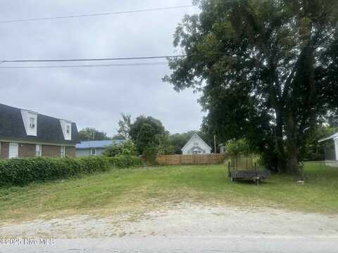 724 Oak Street, New Bern, NC 28560
