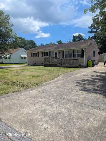 233 Kenneth Boulevard, Havelock, NC 28532