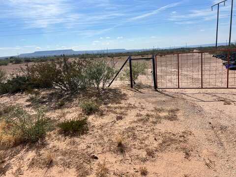 1120 E 11th St, McCamey, TX 79752