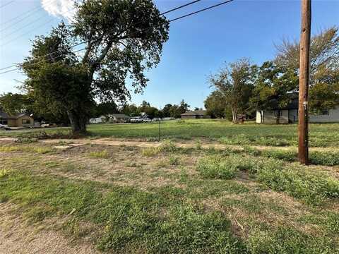 202 Commerce Street W, Honey Grove, TX 75446