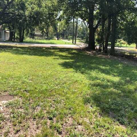 120 S 5th Street, Bonham, TX 75418