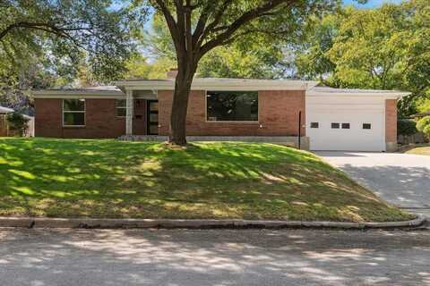1800 Versailles Road, Fort Worth, TX 76116