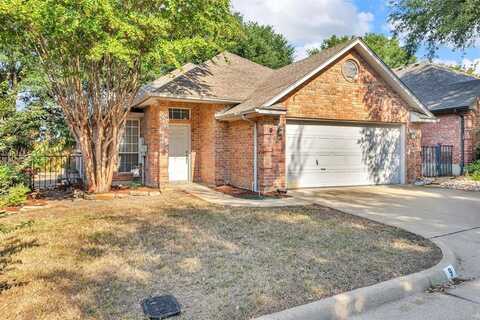 9 Country Club Place, Waxahachie, TX 75165