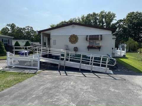 9 Crestwood Dr., Lockport, NY 14094