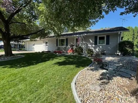 702 Locke Court, Nappanee, IN 46550