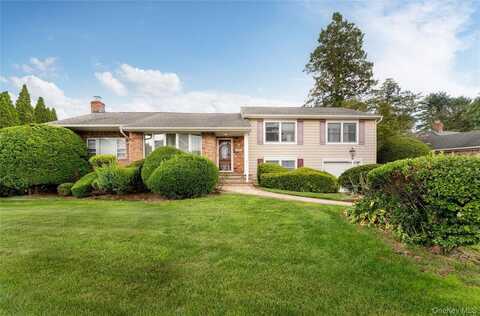 11 Eaton Road, Syosset, NY 11791