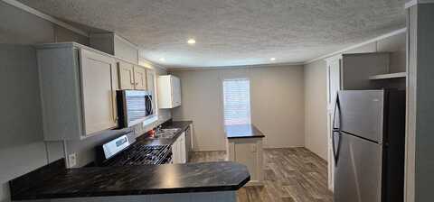 209 Magnolia Pl., Belleville, MI 48111