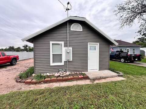 710 Linden St., Sutherland, NE 69165