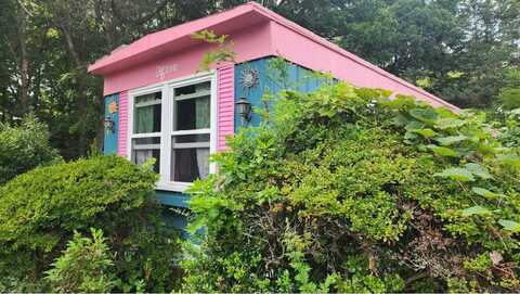 703 Fresh Pond Ave., Calverton, NY 11933