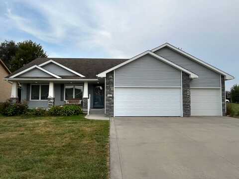 407 SW Springfield Dr, Ankeny, IA 50023