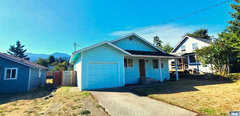 1018 Glennwood Street, Port Angeles, WA 98362