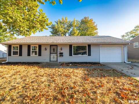 2004 SHERIDAN Road, Pekin, IL 61554