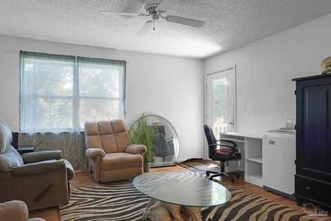611 Colonial Dr, Fort Walton Beach, FL 32547