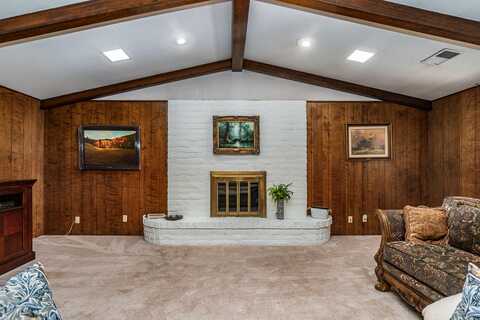 216 Comanche, Tulia, TX 79088