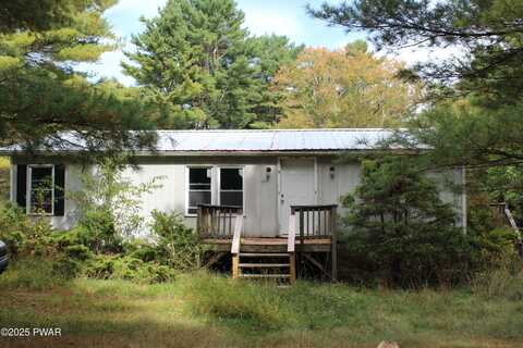 155 Blooming Grove Road, Hawley, PA 18428