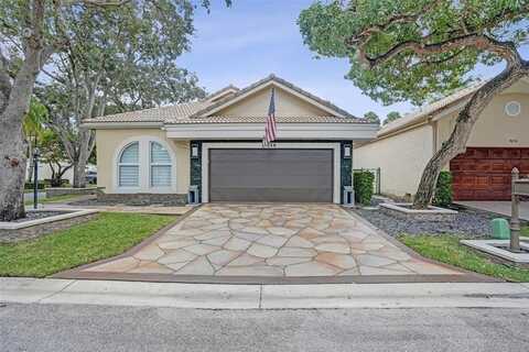 5056 NW 95th Dr, Coral Springs, FL 33076