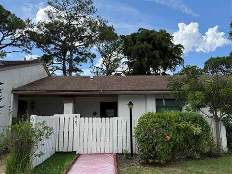 6101 Woodlake Blvd, Greenacres, FL 33463