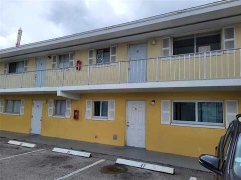 1501 Crescent Cir, West Palm Beach, FL 33403