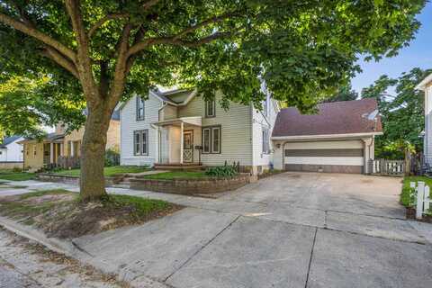 817 DESNOYER Street, KAUKAUNA, WI 54130