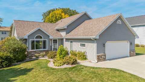 1341 ALPINE Lane, NEENAH, WI 54956