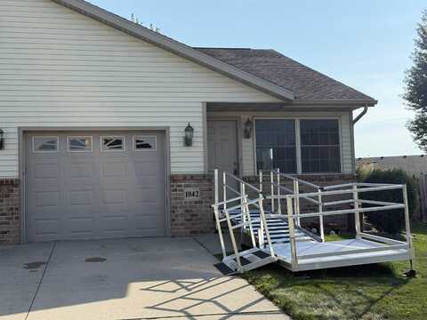 1042 PRIMROSE Lane, FOND DU LAC, WI 54935