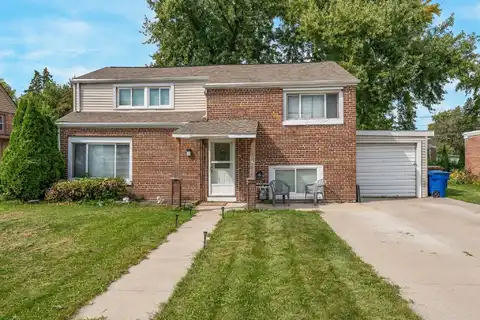 704 KINZIE Court, MENASHA, WI 54952